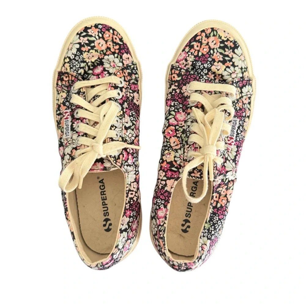 Superga Women’s Size 8 Size 39 Floral Daisy Multicolor Sneakers Casual Lace Up - Picture 1 of 12